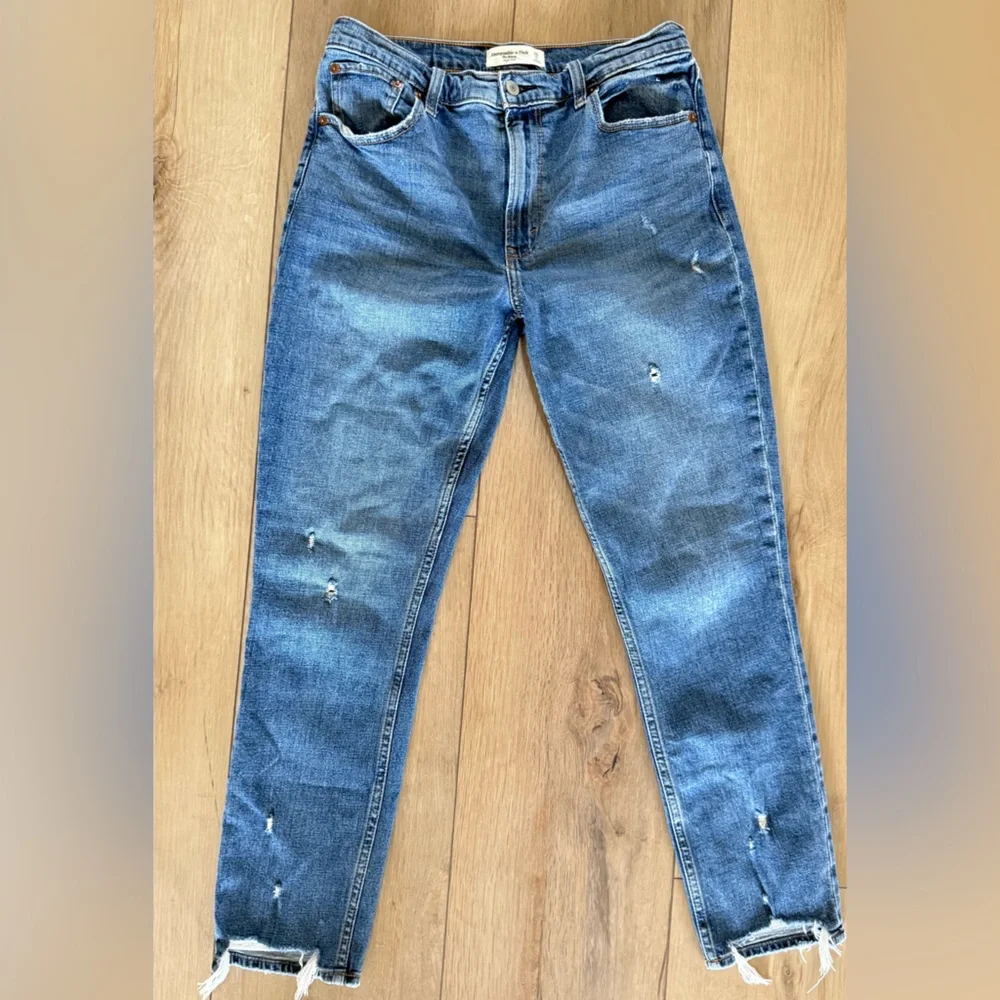 Abercrombie & Fitch Women's Light Blue Skinny Jeans